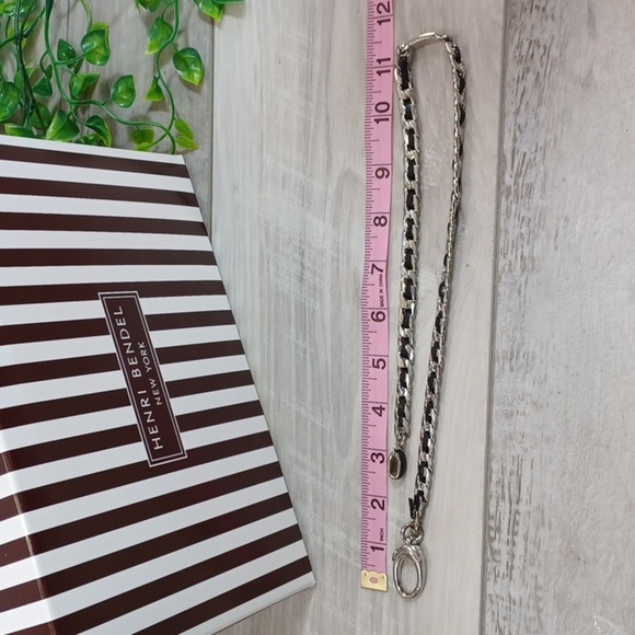 Henri Bendel Link Neclace - Picture 6 of 10